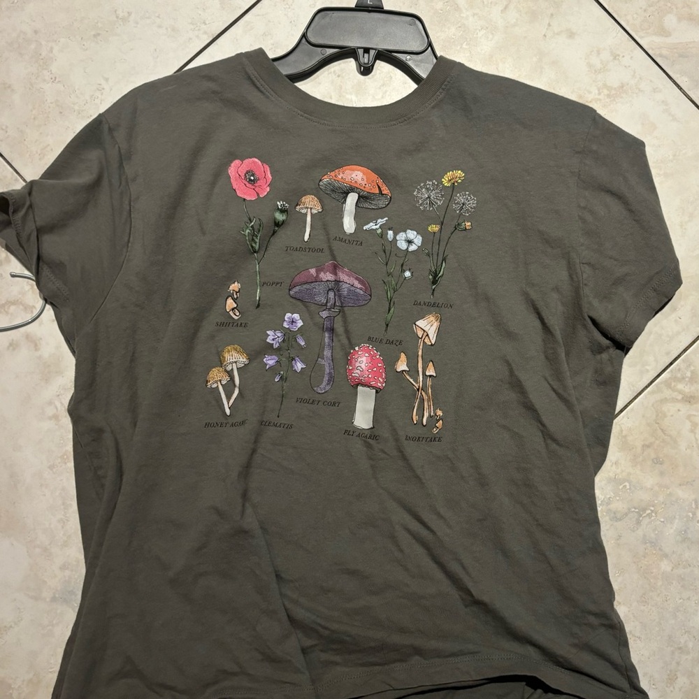 Graphic tee